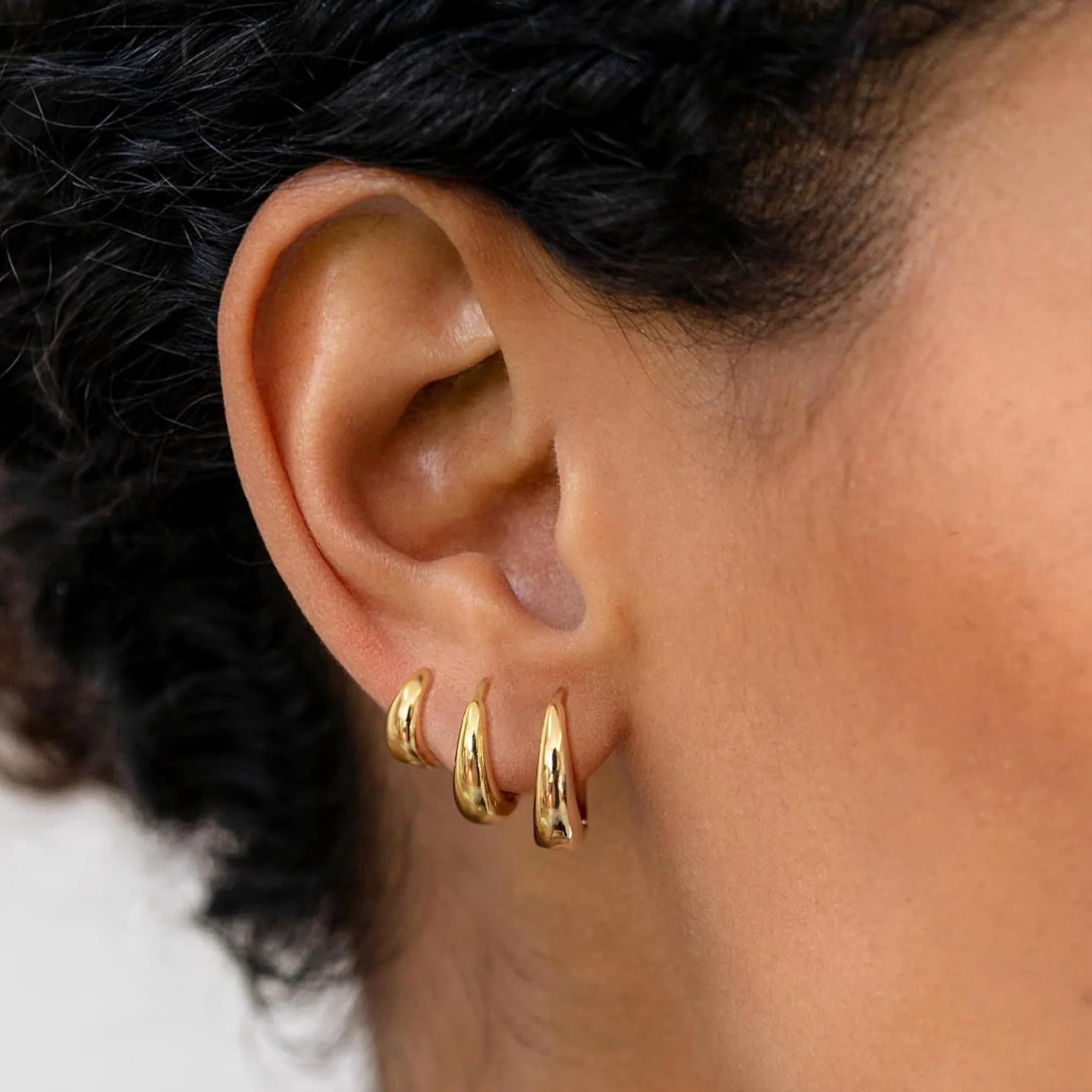 EAR BUCKLES - GOLD - Image 6