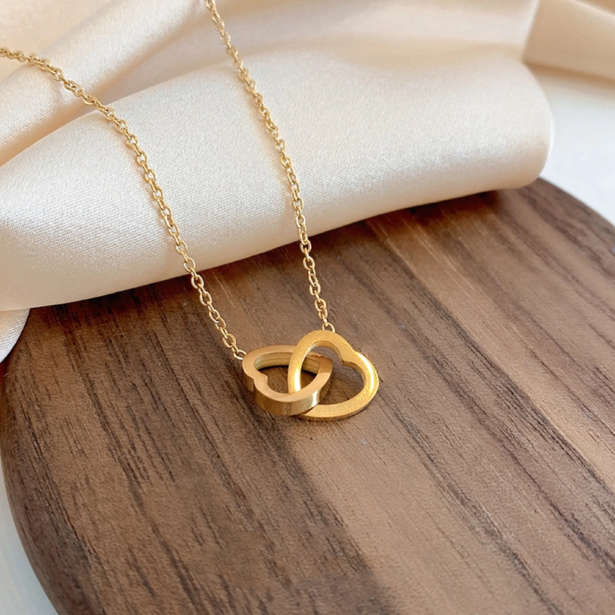 HEART NECKLACE - GOLD - Image 4
