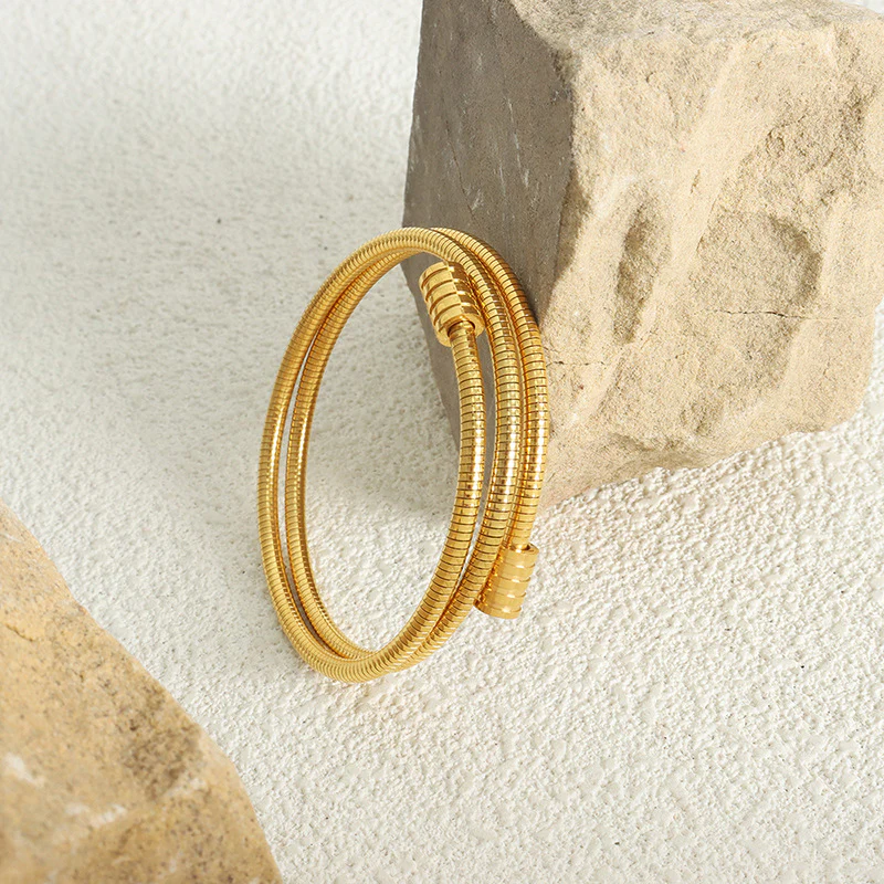 TWISTER BANGLE - GOLD - Image 3