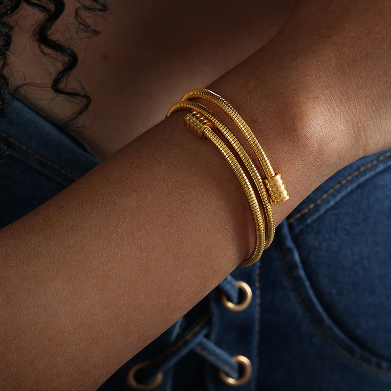 TWISTER BANGLE - GOLD - Image 4